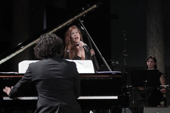 Mariel Martínez - Voz